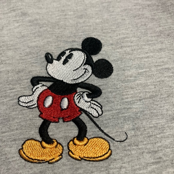 Disney women’s M short sleeve graphic Mickey Mouse tee - Picture 2 of 7